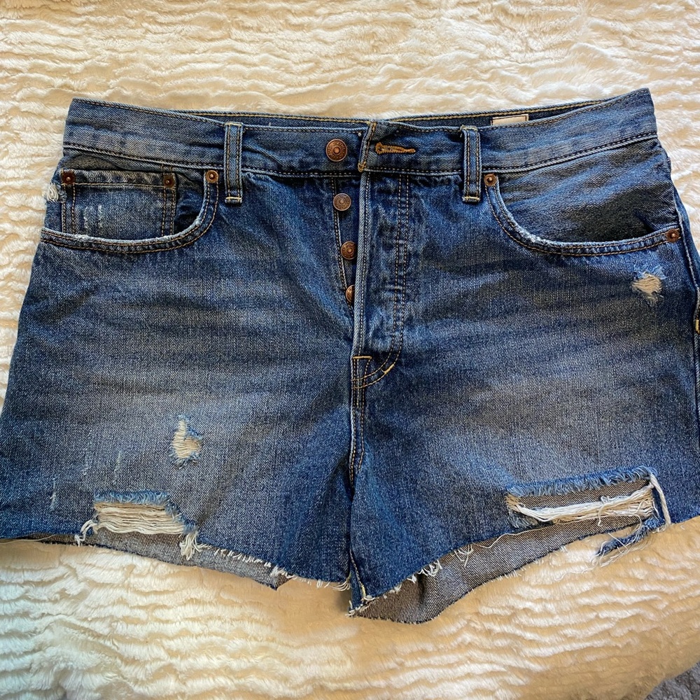 New Free people Jean shorts. NEVER WORN.